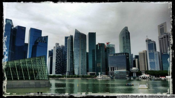 Singapore
Skyline de  Singapur en un día lluvioso
