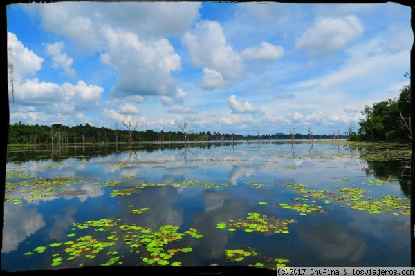 Reflejos
Agua y nubes en los templos de Angkor
