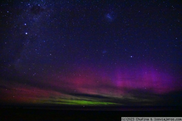 Aurora Australis
Es raro poder ver auroras desde Wellington, pero el gigantesco agujero coronal que ha habido esta semana en el sol lo ha hecho posible.
