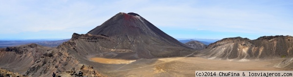 Volcan Ngauruhoe (AKA Mount Doom)
Con un poco de imaginación seguro que podéis ver a Frodo y Sam subiendo el Ngauruhoe...
Foto hecha durante el Tongariro Crossing, la caminata de un día más impresionante de NZ.

