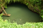 To Sua Ocean Trench
Ocean, Trench, Samoa, Este, atracción, turística, más, conocida, enorme, agujero, formado, cuando, techo, tubo, lava, llega, colapsó, agujerocueva, llena, agua, marea, valientes, pueden, bajar, bañarse, escalera, resbaladiza, empinada