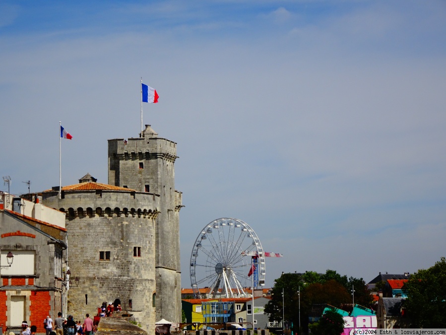 Ruta nómada en coche por los Castillos del Loira (Agosto 2022) - Blogs de Francia - Saint-Émilion, La Rochelle, Trentemoult (4)