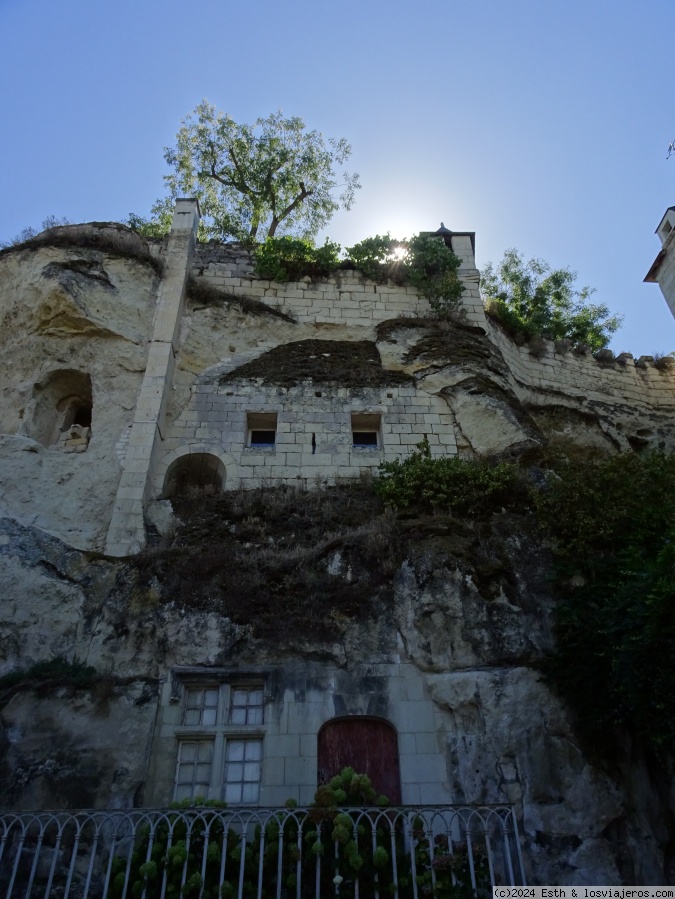 Montreuil-Bellay, Fontevraud, pueblos trogloditas, Montsoreau, Candes y Chinon - Ruta nómada en coche por los Castillos del Loira (Agosto 2022) (3)