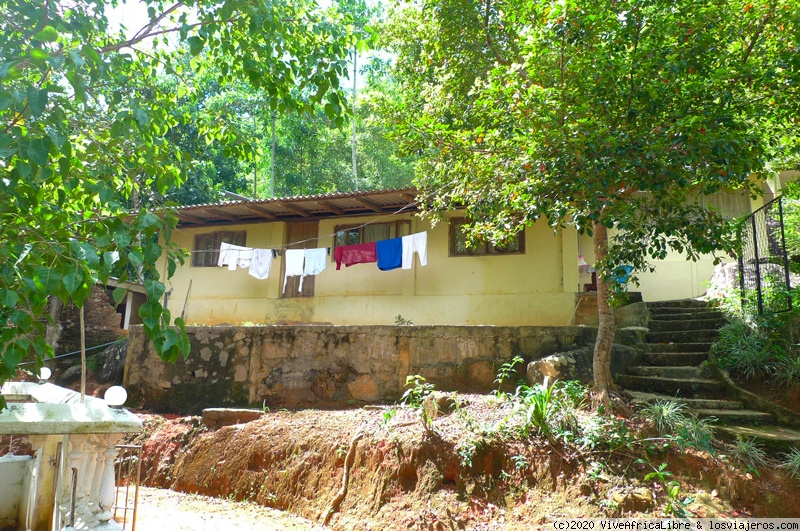 10 días en el Monasterio Budista de RockHill - Viaje a Sri Lanka: De Kandy a Dambulla y El Monasterio Budista de RockHill (1)