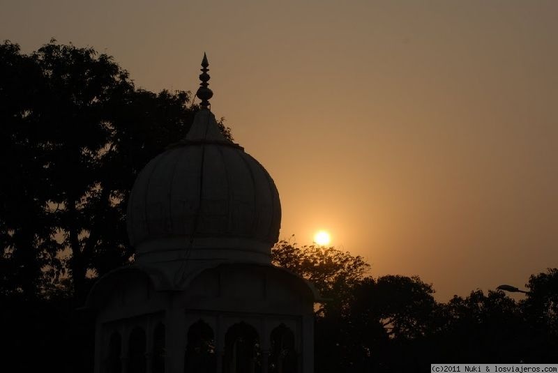 Foro de Compras Delhi: Cae la noche en el templo