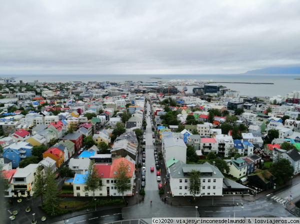 Iglesia Hallgrimskirkja
Vistas de la ciudad de Reikiavik  desde la torre de la Iglesia Hallgrimskirkja
