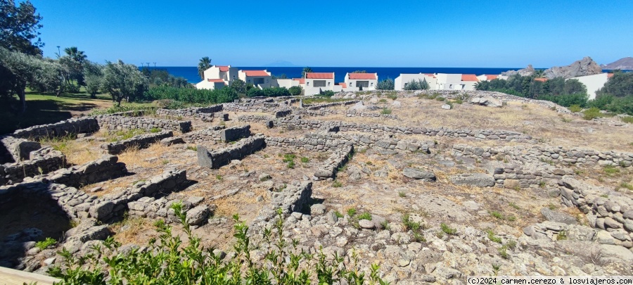 Viajar a  Grecia: Permiso Menor Para Viajar - Restos del templo de Artemisa.Limnos 2023 (Permiso Menor Para Viajar)