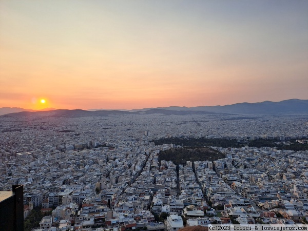 Lycabitos-Atenas
Vista del atardecer desde lycabitos,subida en funicular
