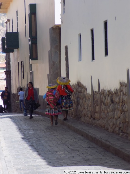 Costumbres andinas
Vestimentas cusqueñas. Colorido y tradiciones
