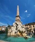 Fuente de los cuatro ríos en la Piazza Navona