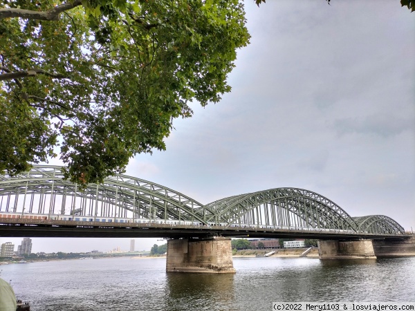 Hohenzollernbrücke
Colonia
