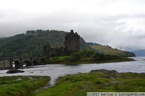 EILEAN DONAN CASTLE
Tiopico castillo escoces en medio de un lago y unido a tierra por un puente de piedra
