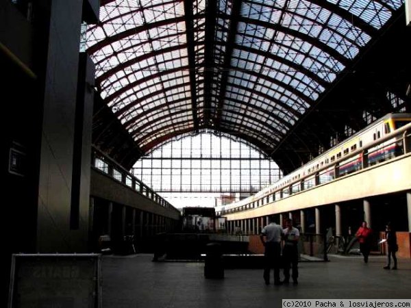 Estacion central de Amberes
LA estación central de Amberes es un edificio neoclásico que data del año 1905
