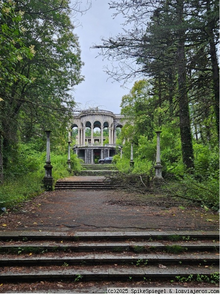 Sanatorio Medea - Tskaltubo
Fachada principal del sanatorio Medea.
