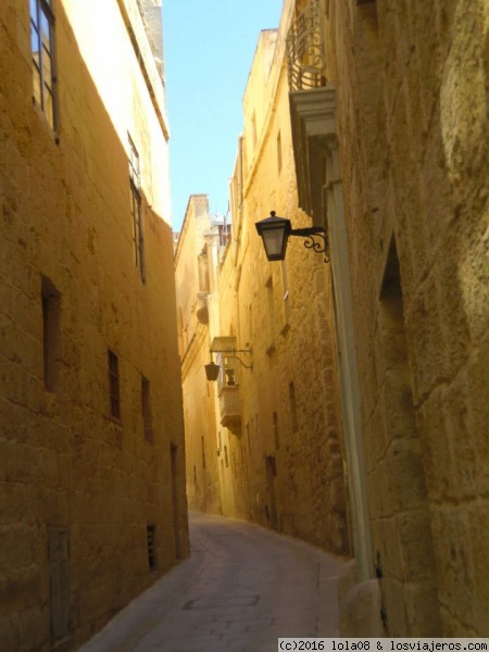 Mdina (Malta)
Si visitais Malta no os perdáis Mdina  y sus silenciosos callejones (Malta 2014)
