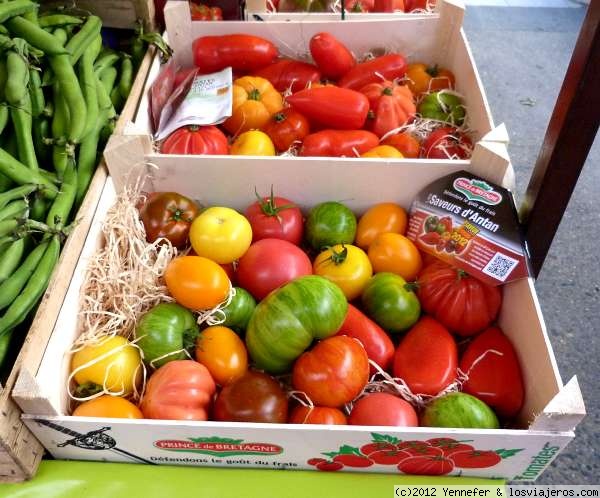 Tomates en el mercado de La Rochelle
¿De que color quieres los tomates?
