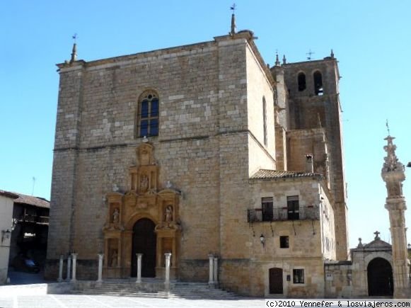 Ex-Colegiata Sta. Ana.-Peñaranda
Ex-Colegiata de Sta. Ana del Siglo XVI de portada barroca en Peñaranda de Duero
