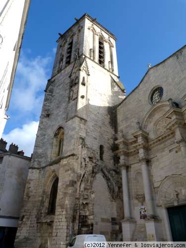 Iglesia de Saint Sauveur.- La Rochelle
Iglesia de Saint Sauveur de estilo gótico flamígero que se incendió en dos ocasiones.- La Rochelle (Francia)
