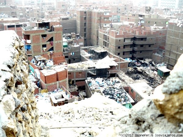 Moqattam. El Cairo
Barrio habitado por cristianos coptos que se dedican a la recogida de la basura y posterior separación y reciclaje

