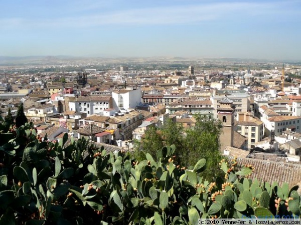 ....Granada abajo
Vistas de la ciudad de Granada desde el Albaicín
