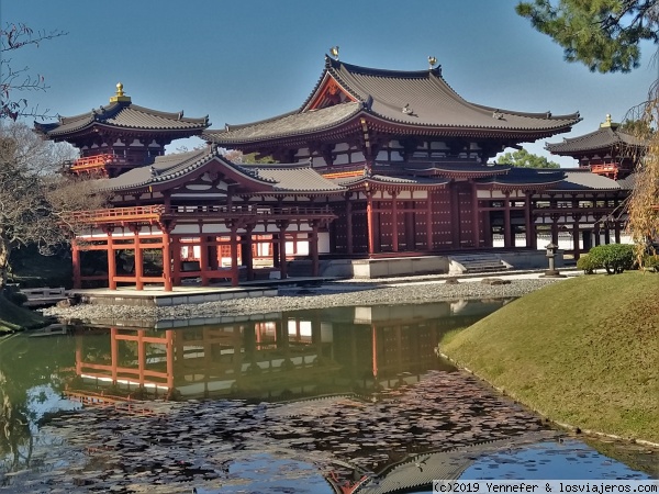 Templo Byodo-in. UJI
Precioso Templo budista del 1052, rodeado por jardines estilo Edo y un estanque donde se refleja.
