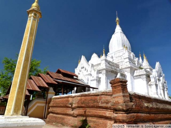 Lay Myet Hna pagoda. Bagan (Myanmar)
Pagoda muy grande toda pintada de blanco y con el interior decorada con frescos de los que no quedaba mucho.
