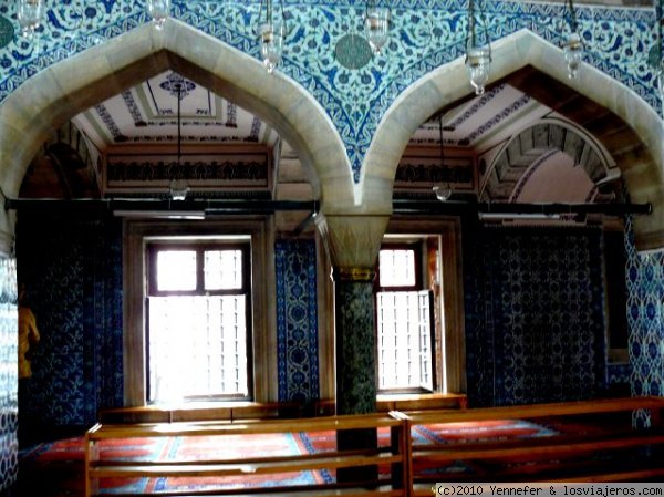 MEZQUITA RUSTEM PASHA
Interior de la mezquita de Rustem Pasha.- Estambul
