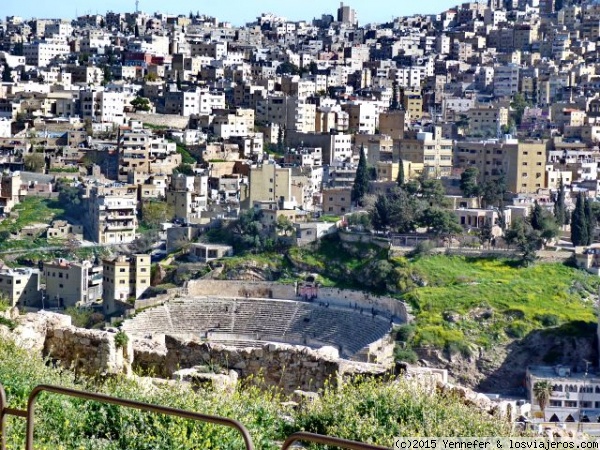 Anfiteatro romano y Amman desde la Ciudadela
Vista del Teatro romano y Amman desde La Ciudadela
