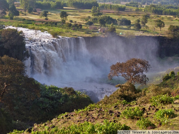 Otra vista Cataratas Nilo Azul - Etiopía
Esta es la mayor de las cuatro caídas llegando a alcanzar 400 metros de ancho y 45 metros de caída.

