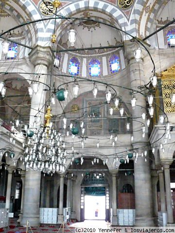 Laleli Camii.- Estambul
Interior de la mezquita Laleli de planta octogonal.- Estambul
