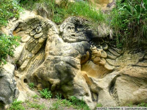 Bajo el Faro.- Getaria (Guipuzcoa)
Figura tallada en la roca sobre la que se encuentra el Faro del Monte de San Antón
