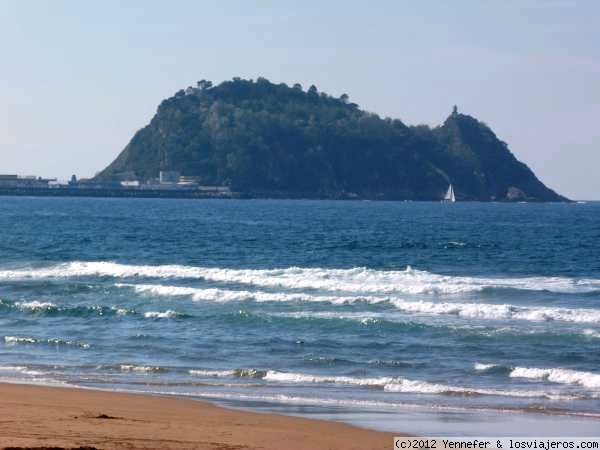 Ratón de Getaria.- Getaria (Guipuzcoa)
Monte de San Antón conocido como el Ratón de Getaria por la forma que tiene su perfil.-
