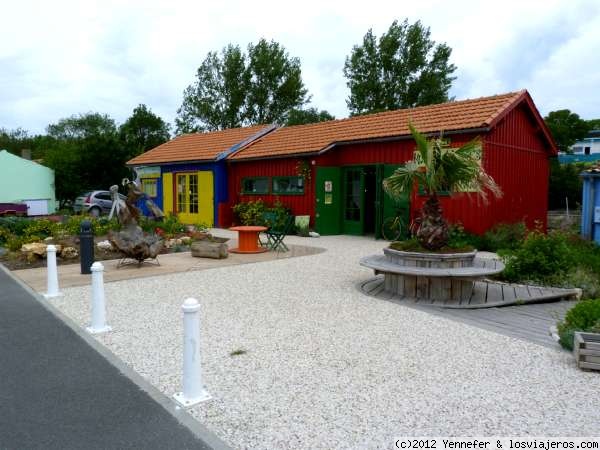 Casas de colores en Chateau d'oleron.- Isla de Oleron
Casas de vivos colores utilizadas por artistas y artesanos.- Isla d'Oleron
