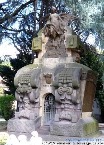 CEMENTERIO MONUMENTAL DE MILAN, Monumento-Italia (2)