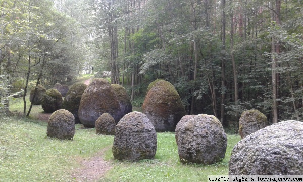 EUROPOS PARKAS
Europos Parkas a 17 km de Vilnus. Un parque con muchas esculturas merece la pena
