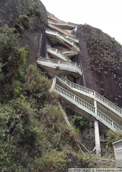 El peñol
El Peñol piedra muy alta cerca de Guatapé
