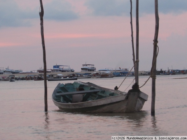 Barco Tapajos
Una de las cosas más lindas de Alter do Chão son sus atardeceres, con las aguas calmas del rio Tapajos y los barcos típicos de la región. Por algo lo llaman el Caribe Amazónico.... Tengo algunos videos del lugar en mi canal de Ytb 