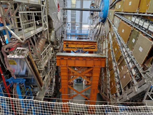 LHC Gran Colisionador de Hadrones (Recreando el Big Bang) – El CERN (SUIZA), Museum-Switzerland (3)