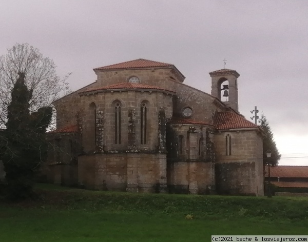 Iglesia de Cines (Oza-Cesuras, A Coruña)
Iglesia gótica S. XIV, Construida sobre un antiguo templo mozárabe.
