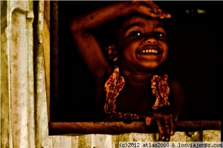 La niña más divertida de Bangladesh
Retrato de una niña en una aldea cerca de Chittagong.
