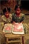 Estudiando en casa.
Bangladesh retratos aldeas