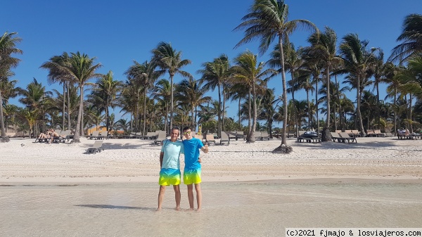 Playa del Colonial
Primera hora en la playa del Colonial en plena época de sargazo
