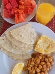 Nuestro primer desayuno
Nuestro, Estaba, primer, desayuno, delicioso, garbanzos, huevos, fruta, zumo