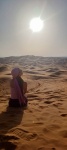Contemplando el atardecer en el desierto
