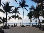 Playa frente edificio Uxmal