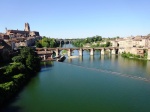 Río Tarn de Albí donde se ven 2 puentes