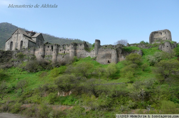 Akhtala
Fortaleza y monasterio en la región de Alaverdi
