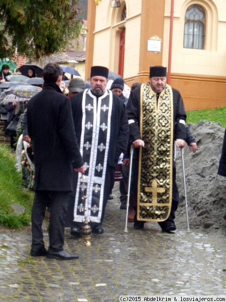Sic transit
Cortejo fúnebre en la iglesia ortodoxa de San Nicolás, en Brasov
