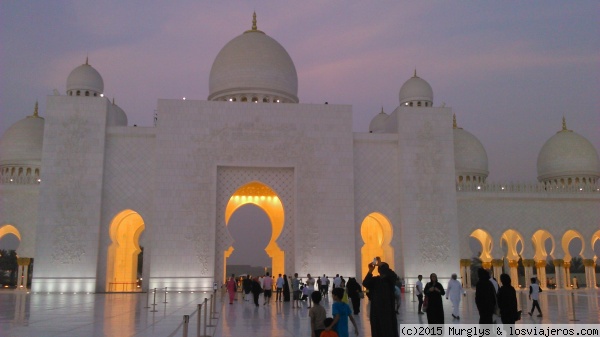 Gran Mezquita de Abu Dhabi (III)
Atardecer en la Gran Mezquita de Abu Dhabi
