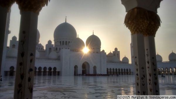 Gran Mezquita de Abu Dhabi (I)
Puesta de sol en la Gran Mezquita de Abu Dhabi
